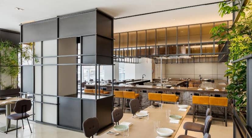 Modern dining space at Andaz Seoul, ideal for networking lunches and intimate events.