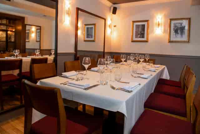 Elegant dining table in Randolph Room, Maddox Tavern for corporate dinners and events.