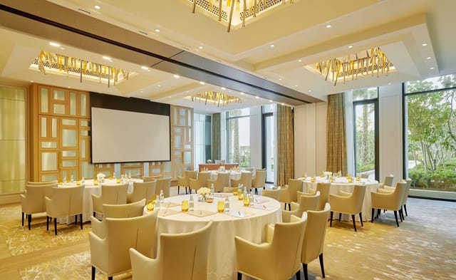 Elegant event space at Mandarin Oriental Jumeira Dubai, ideal for corporate gatherings.