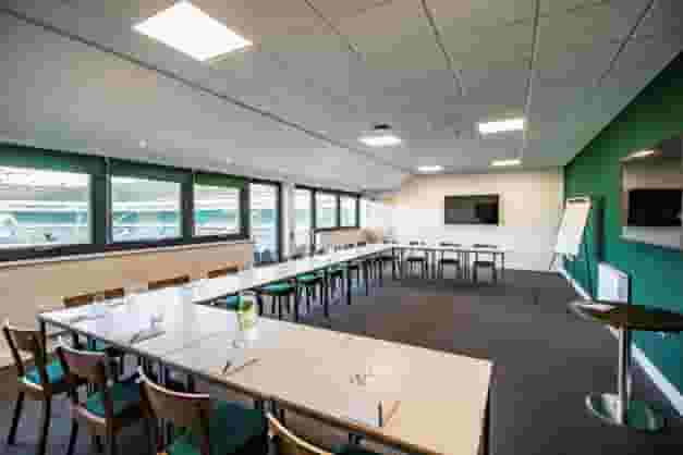 Captain's Lounge 