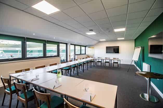 Captain's Lounge 