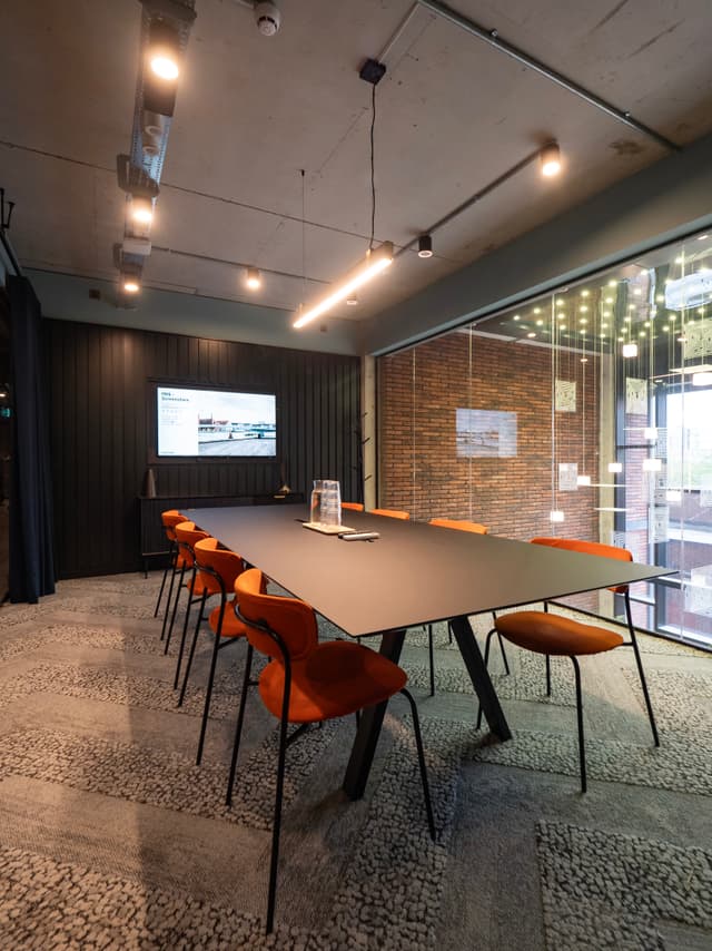 Colony One Silk St