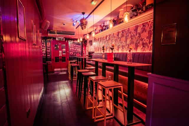 Simmons |Tottenham Court Road