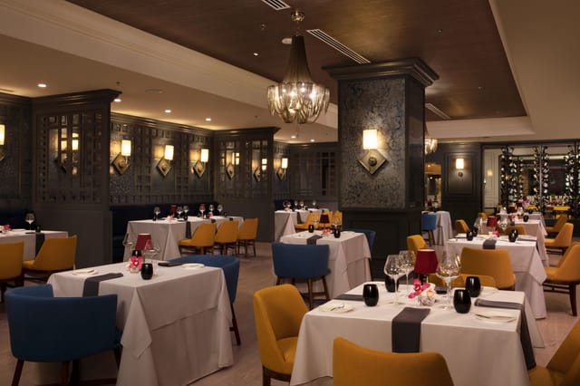 Elegant dining space in Dreams Natura, perfect for intimate gatherings and corporate events.