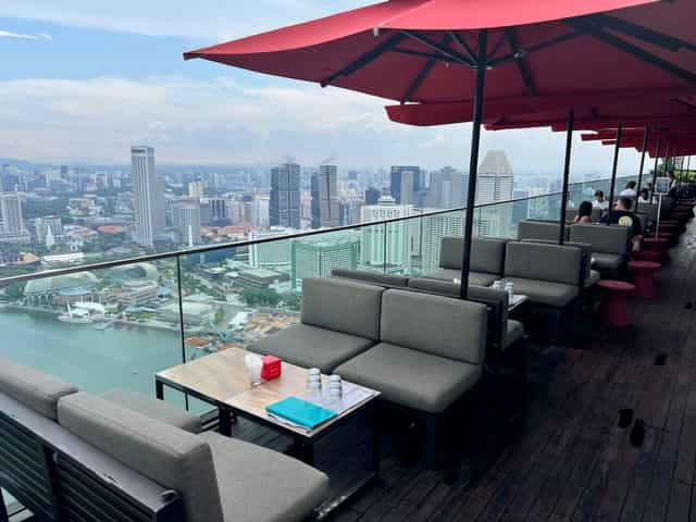 Cé La Vi SkyBar Lounge Experience at ...