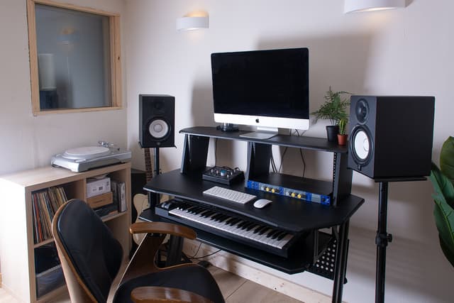 10+13 Studios