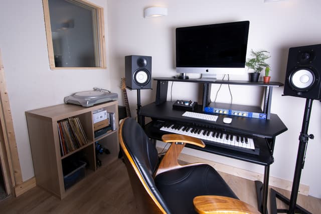 10+13 Studios