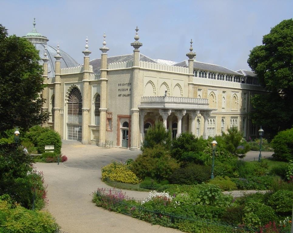 Brighton Museum & Art Gallery: elegant venue for weddings and events with lush gardens.