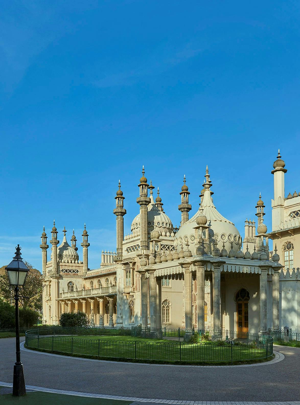 Banqueting Room in Royal Pavilion, elegant venue for weddings and conferences.