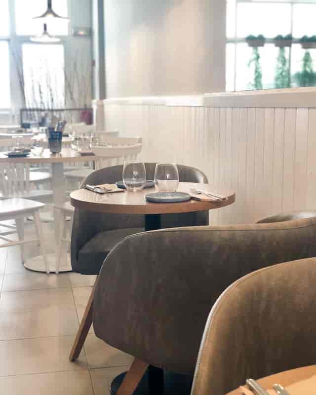 Semi exclusive space in restaurant