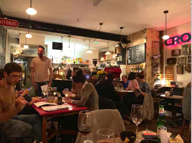 Cozy café in Bermondsey, ideal for informal meetings and team-building events.