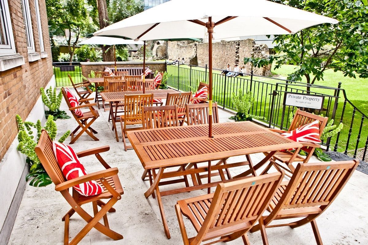 Terrace and Garden at Barber-Surgeons’ Hall, ideal for outdoor meetings and events.