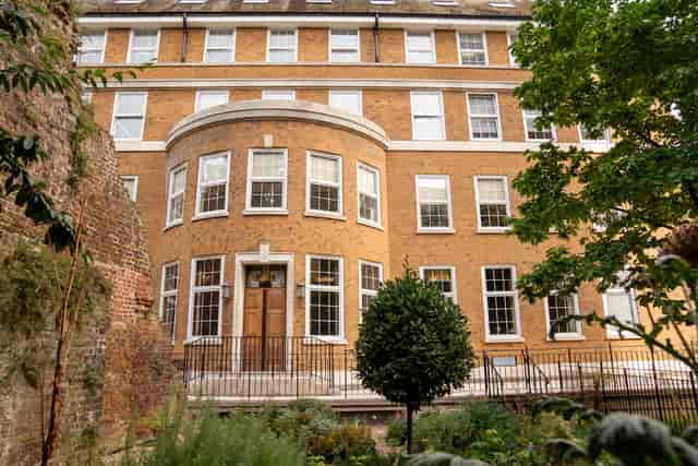 Terrace and Garden at Barber-Surgeons’ Hall, elegant venue for intimate events.