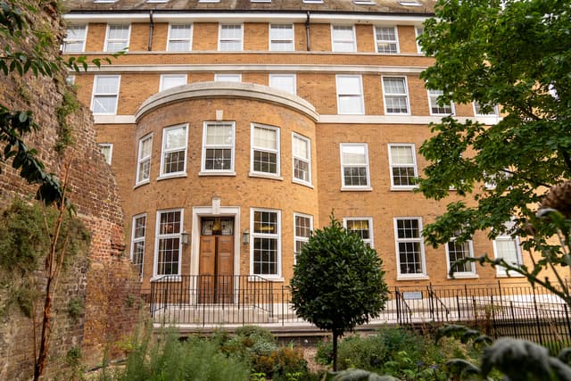 Barber-Surgeons’ Hall