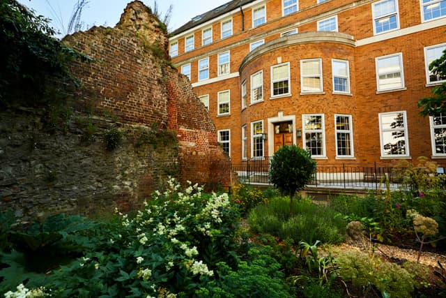 Barber-Surgeons’ Hall