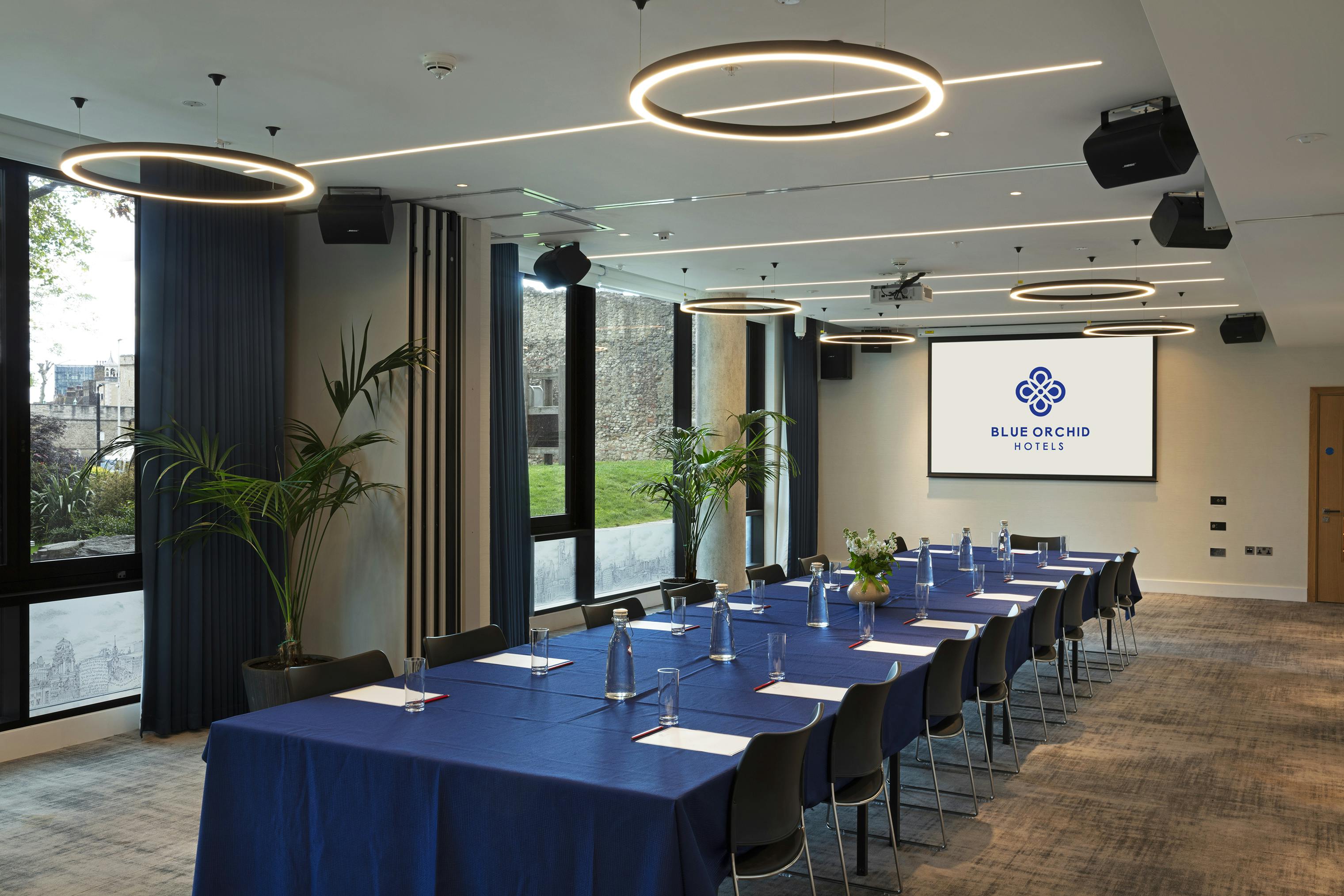 Modern meeting room in Thames Suite, ideal for corporate events and workshops.