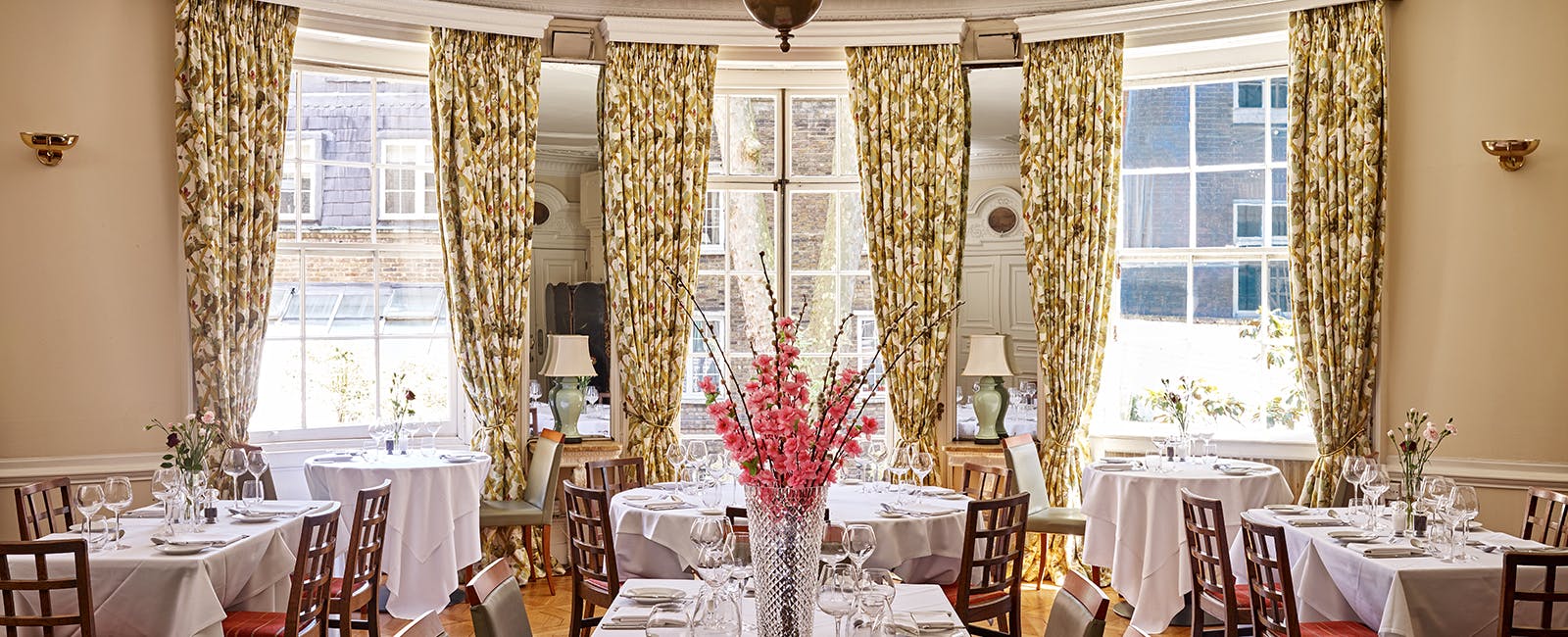 Elegant dining room at University Women's Club, perfect for upscale events and gatherings.