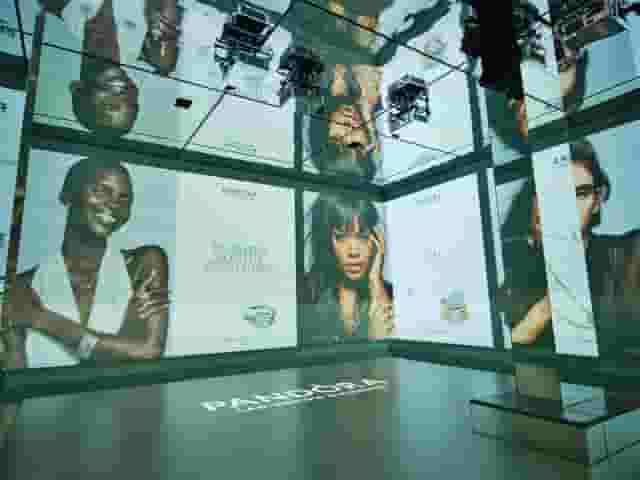 Frameless
