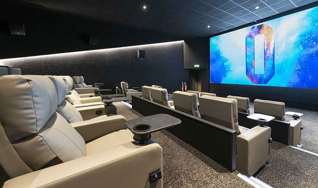 ODEON LUXE & DINE Islington