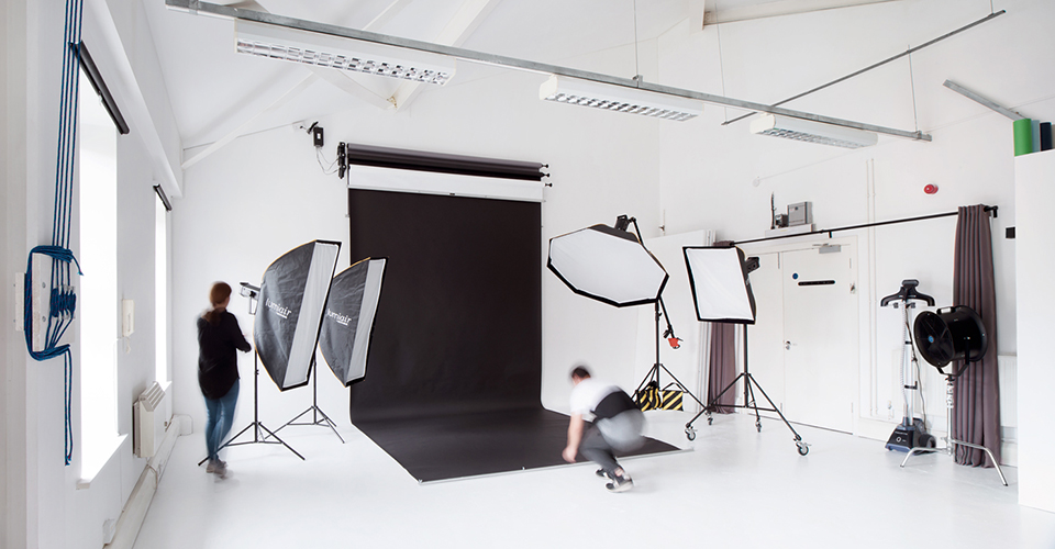 Versatile West London Studio with natural light, ideal for events and photo shoots. - Banner