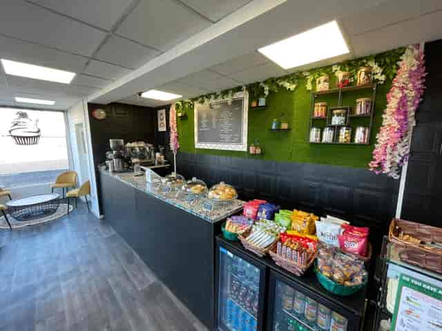 Vibrant Al-Miski Lounge café with snacks, ideal for networking and team-building events.