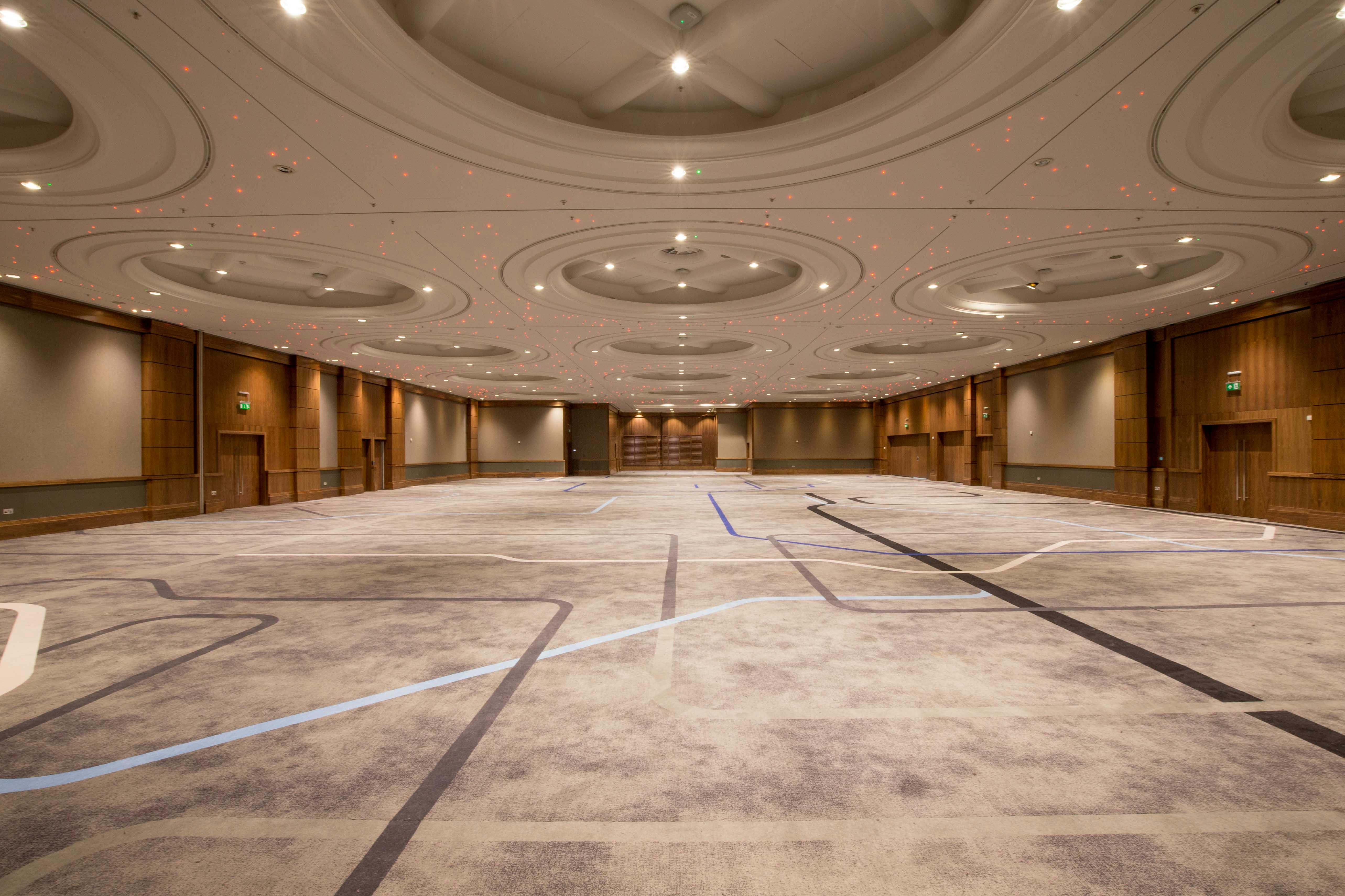 Kensington Suite at Hilton London Metropole, spacious venue for conferences and banquets.