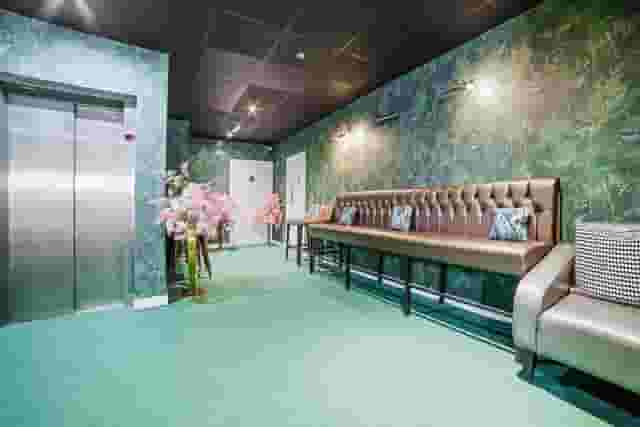 Crown Hill Lounge