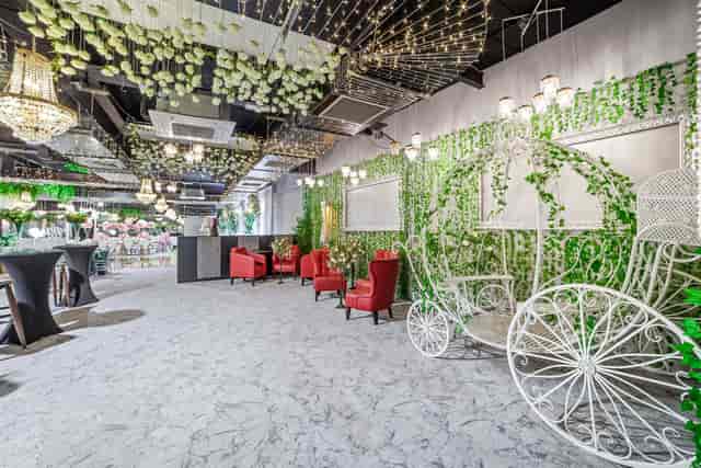 Main Hall at Crown Hill Lounge with floral ceilings, perfect for wedding and event venue rentals.