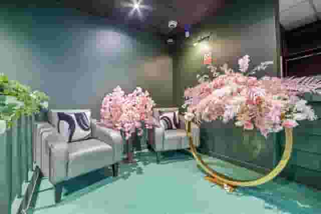 Crown Hill Lounge