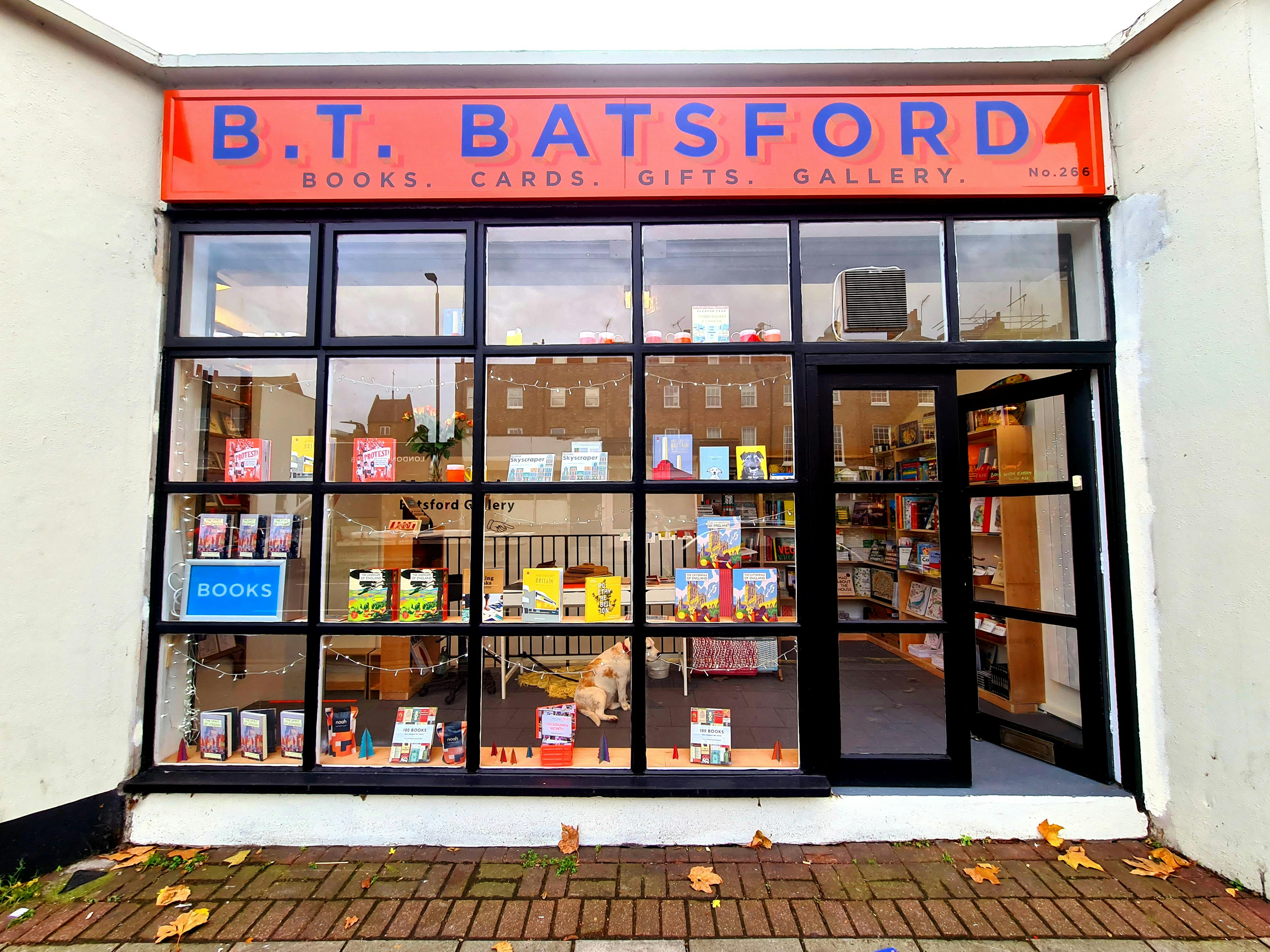 Large Gallery Room at B. T. Batsford Gallery, ideal for book launches and literary events.