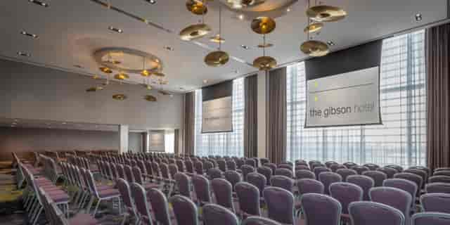 Stratocaster in Gibson Hotel: modern event space with elegant seating and natural light.