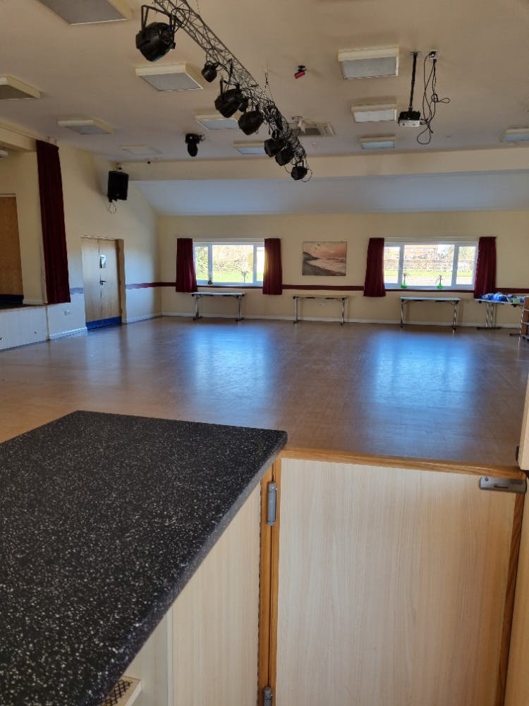 Windsor Hall in Skipsea: spacious event room with natural light, ideal for workshops and meetings.