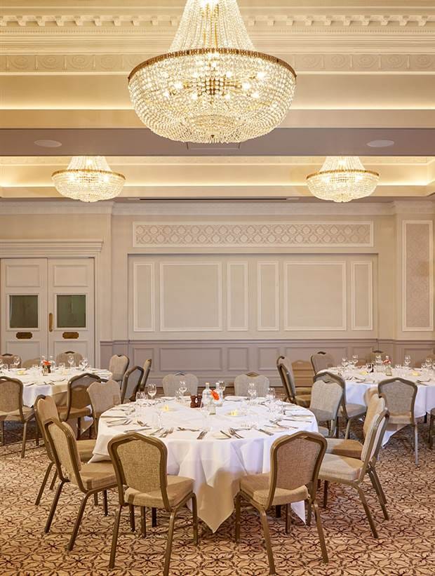 Down Hall Hotel & SPA