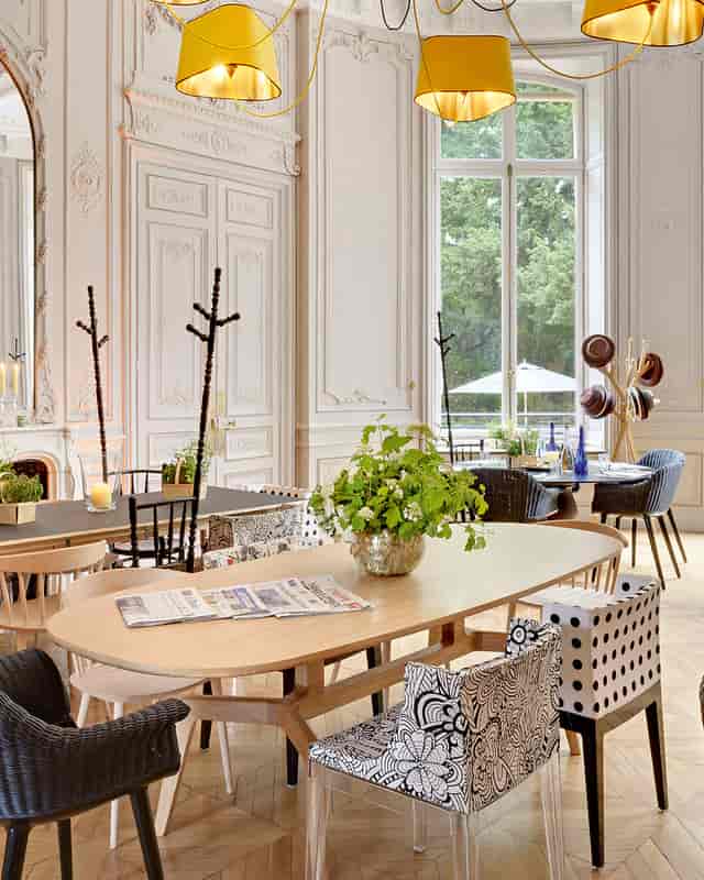 Stylish Orsay nord Auditorium with elegant decor, ideal for networking events and gatherings.