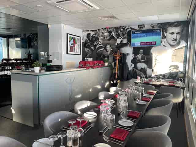 Legends Lounge 