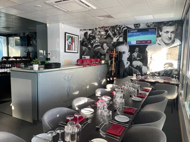 Legends Lounge 