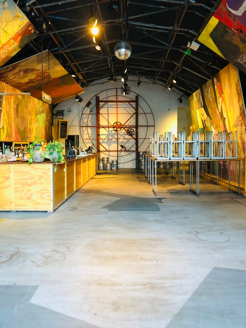 "Arch 1 in Topolski: modern event space with industrial design for networking and gatherings."