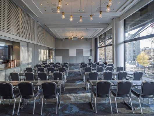 Modern meeting room at Radisson Blu, ideal for corporate events and workshops.