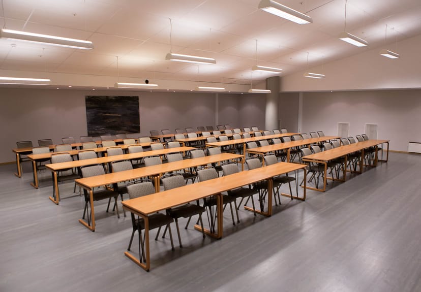 Spacious meeting room in Felix Konferansesenter, ideal for workshops and seminars.