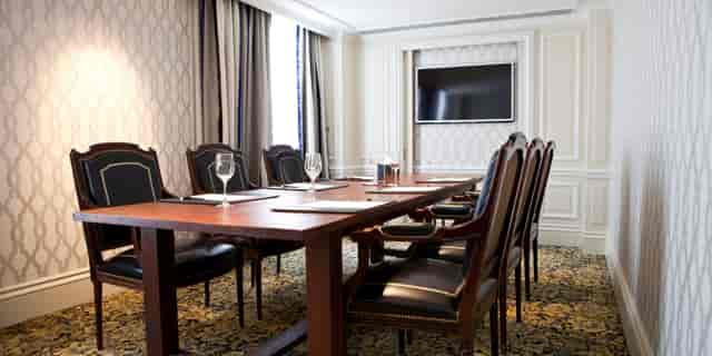 Stadhouders Room at InterContinental Amstel: elegant meeting space for corporate events.