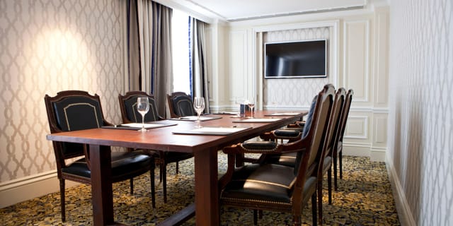 Stadhouders Room at InterContinental Amstel: elegant meeting space for corporate events.