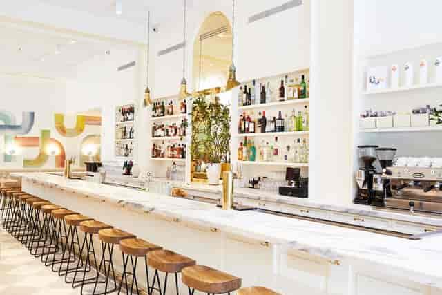 Stylish bar area with marble countertop in Il Fiorista for cocktail receptions.