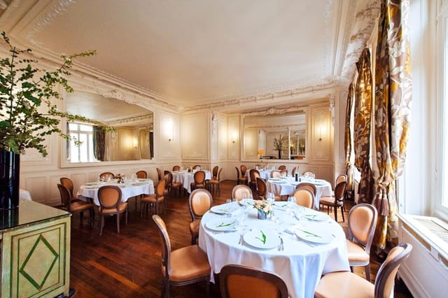 Elegant dining space in Macéo Restaurant, perfect for intimate gatherings and corporate events.