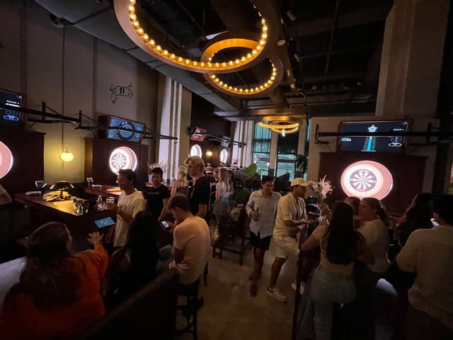 Vibrant Oche Venue in Amsterdam, perfect for networking and team-building events.