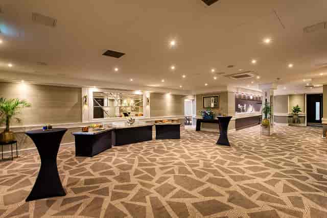 Ealing Suite at DoubleTree by Hilton, elegant event space for conferences and receptions.