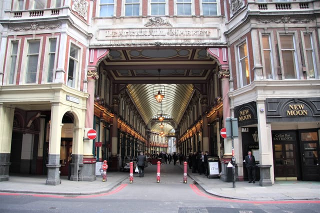 Elegant archway on Leadenhall Street, perfect for vibrant market events and networking.