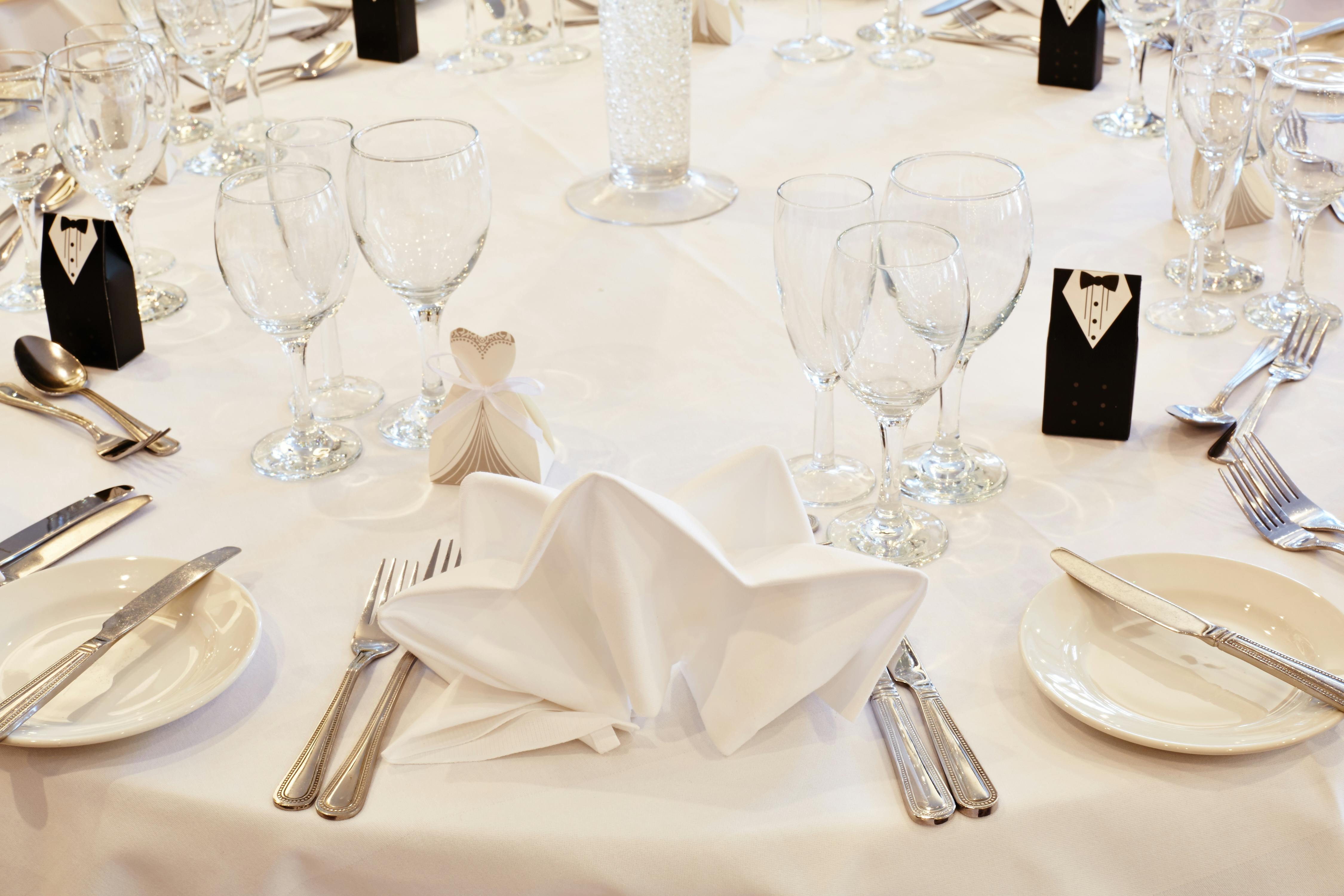 Springfield Suite banquet table at DoubleTree Ealing, perfect for weddings and formal events.