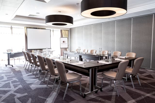 DoubleTree by Hilton London Ealing
