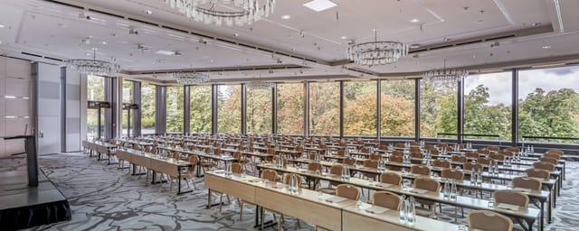 Spacious meeting room at Zurich Marriott Hotel, ideal for conferences and events.