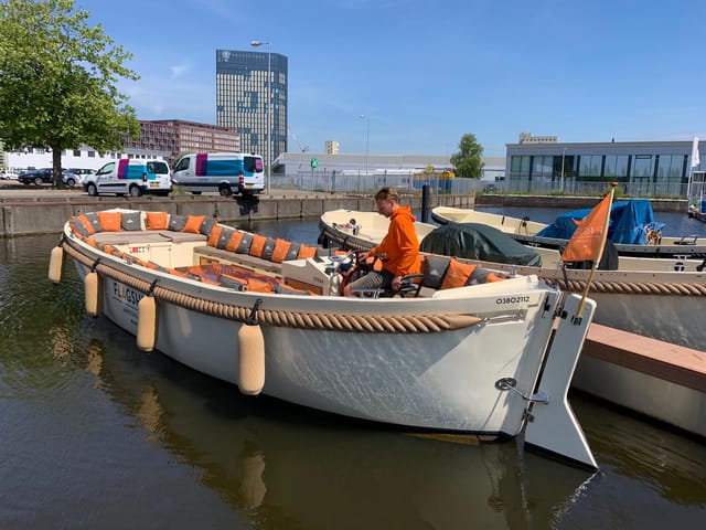 Charming boat in Amsterdam for team-building and networking events.